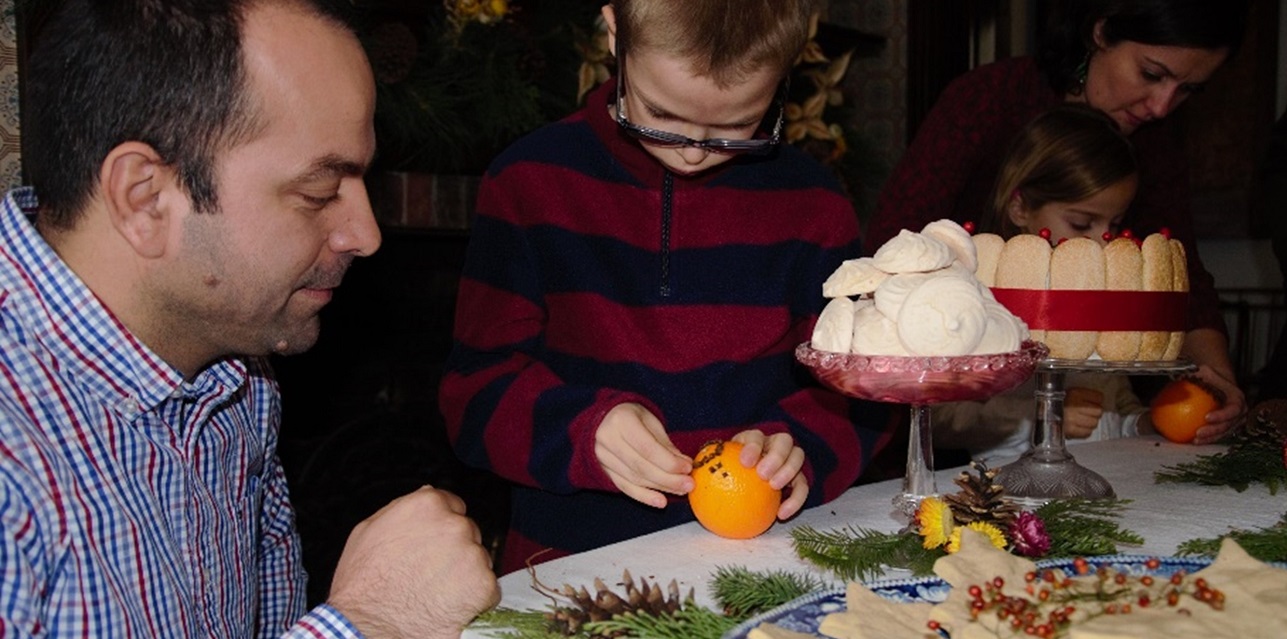 student and teacher discover traditional 19th century holiday treats on a field trip to The Village at Black Creek